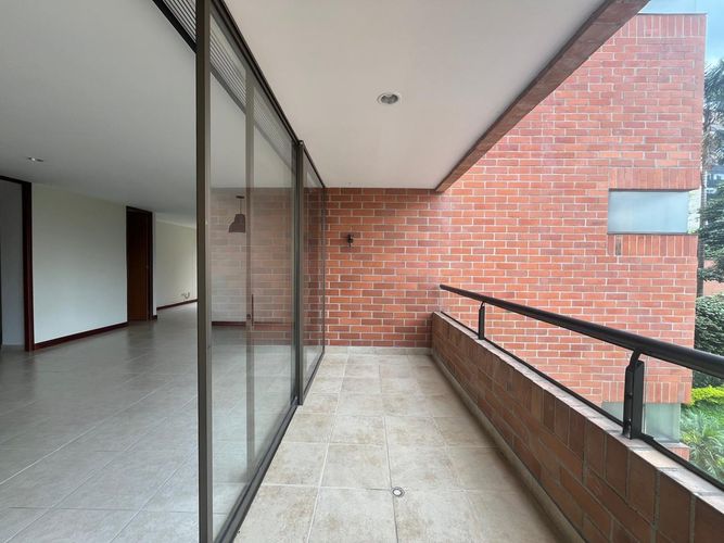 Apartamento de 3 alcobas en venta en El Poblado, Medellín, 129 m² · foto 18 de 18