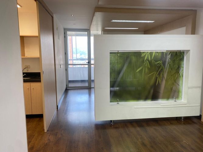 Oficina en arriendo en El Poblado, Medellín, 47 m² · foto 6 de 18