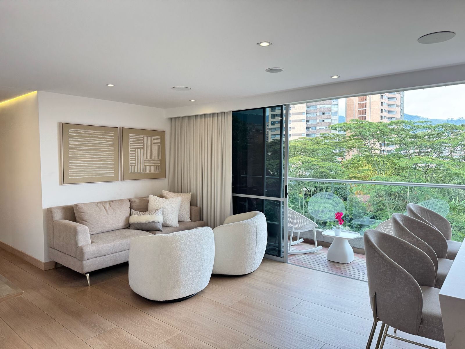 Apartamento en venta en Cumbres, Envigado · foto 2 de 18