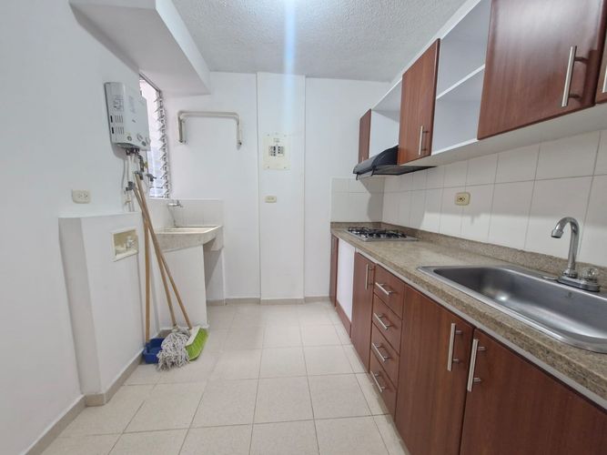 Apartamento de 2 alcobas en venta en Senderos Del Lili, Cali, 50 m² · foto 4 de 12