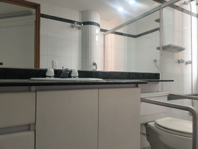 Apartamento de 3 alcobas en arriendo en El Poblado, Medellín, 178 m² · foto 5 de 18