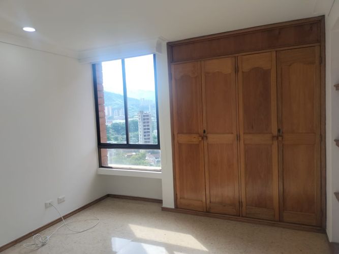 Apartamento de 3 alcobas en arriendo en El Poblado, Medellín, 178 m² · foto 8 de 18