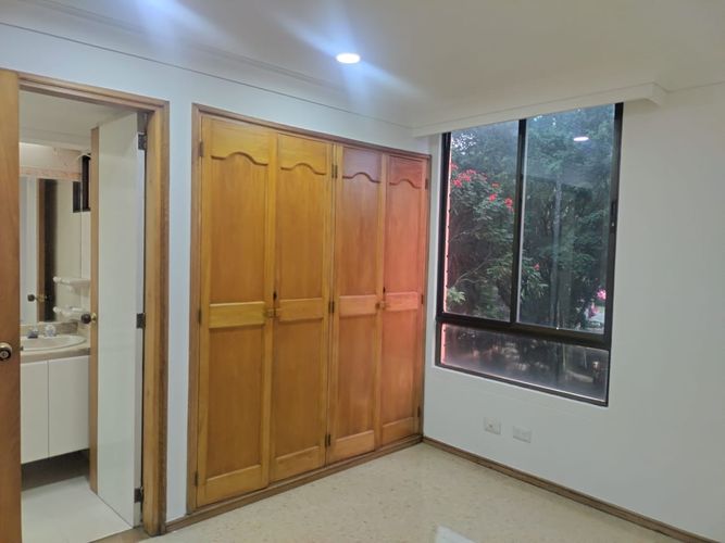 Apartamento de 3 alcobas en arriendo en El Poblado, Medellín, 178 m² · foto 10 de 18