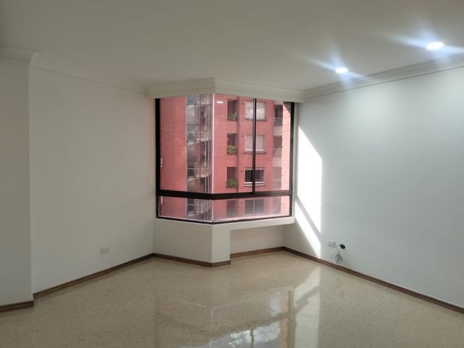 Apartamento de 3 alcobas en arriendo en El Poblado, Medellín, 178 m² · foto 14 de 18