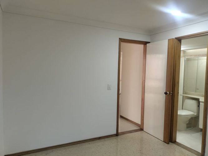 Apartamento de 3 alcobas en arriendo en El Poblado, Medellín, 178 m² · foto 16 de 18
