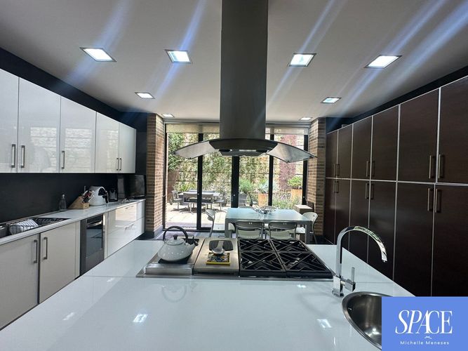 Casa de 5 alcobas en venta en Chicó Alto, Bogotá, 525 m² · foto 12 de 22