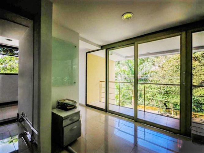 Local en arriendo en El Poblado, Medellín, 374 m² · foto 3 de 6