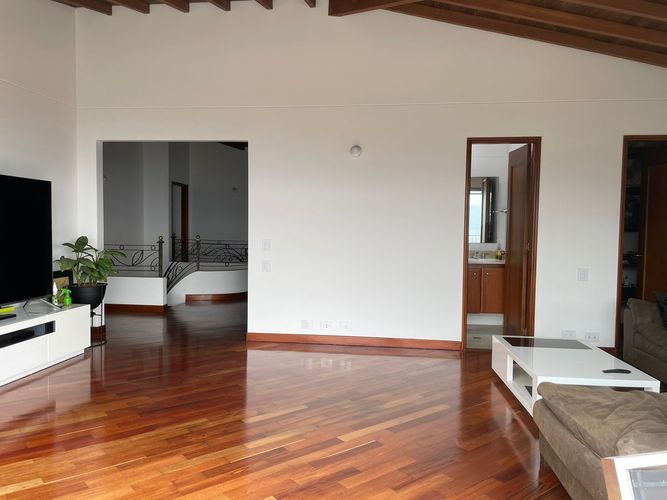 Casa de 3 alcobas en venta en La Calera, Medellín, 355 m² · foto 8 de 20
