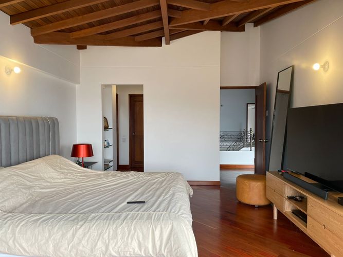 Casa de 3 alcobas en venta en La Calera, Medellín, 355 m² · foto 10 de 20