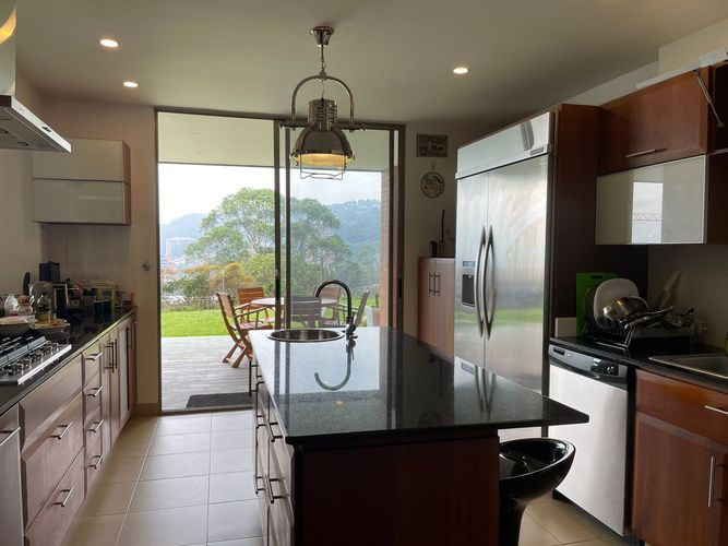 Casa de 3 alcobas en venta en La Calera, Medellín, 355 m² · foto 11 de 20