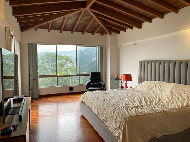 Casa de 3 alcobas en venta en La Calera, Medellín, 355 m² · foto 13 de 20