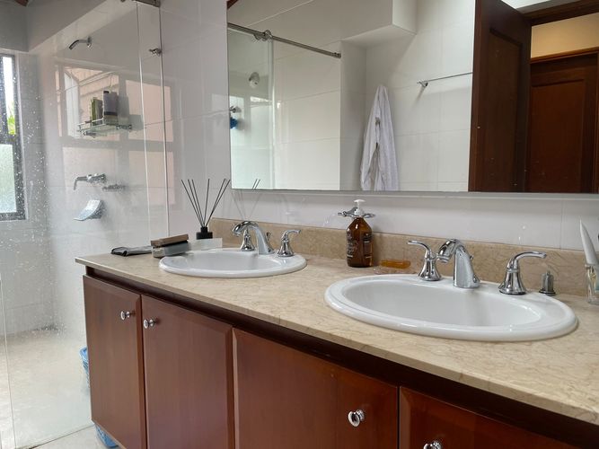 Casa de 3 alcobas en venta en La Calera, Medellín, 355 m² · foto 14 de 20