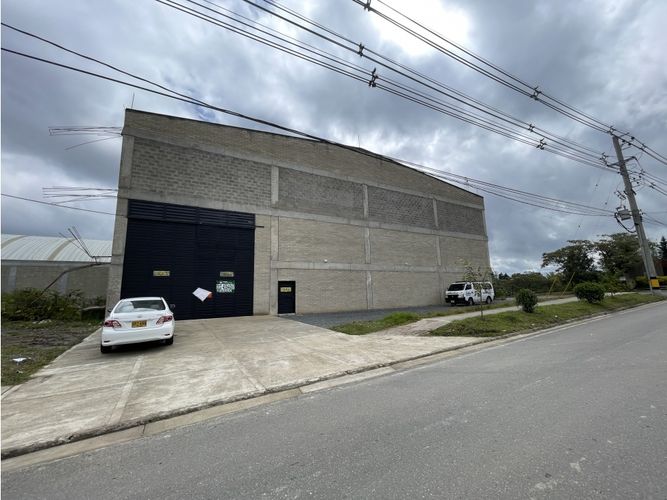 Bodega en venta en La Mosca, Guarne, 942 m² · foto 2 de 12