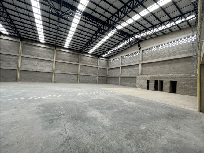 Bodega en arriendo en La Mosca, Guarne, 942 m² · foto 3 de 12