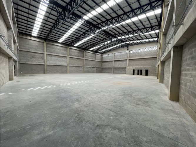 Bodega en arriendo en La Mosca, Guarne, 942 m² · foto 8 de 12