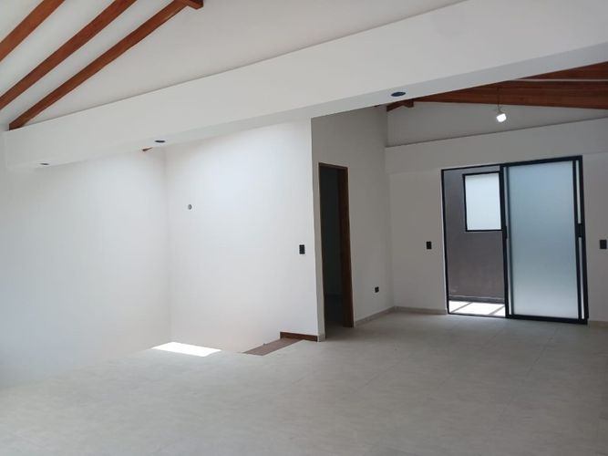 Casa de 6 alcobas en venta en El Porvenir, Rionegro, 250 m² · foto 13 de 17