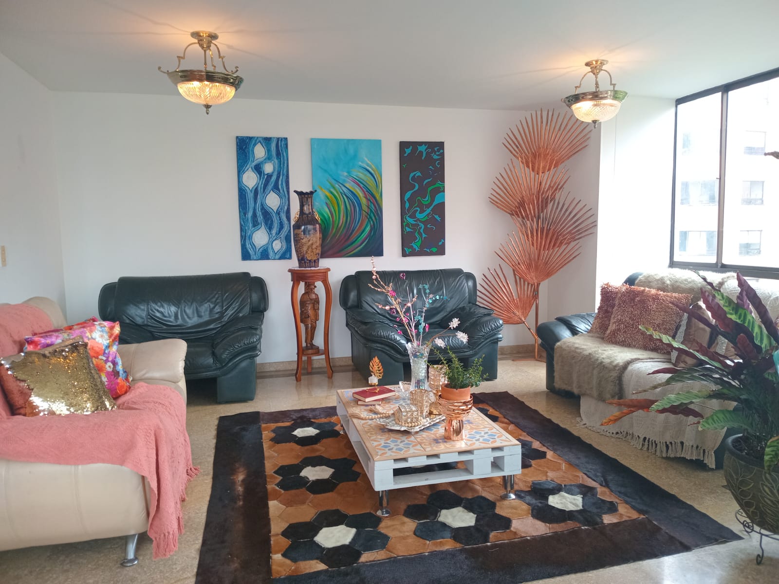 Apartamento en venta en El Poblado, Medellín · foto 2 de 18