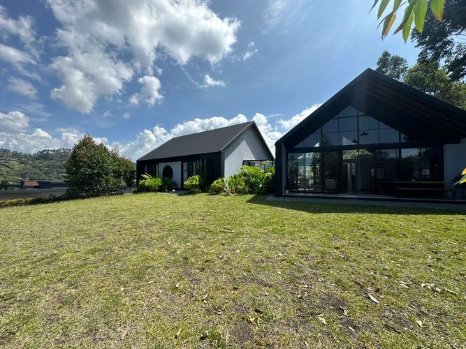 Casa de 3 alcobas en venta en El Retiro, 233 m² · foto 17 de 20