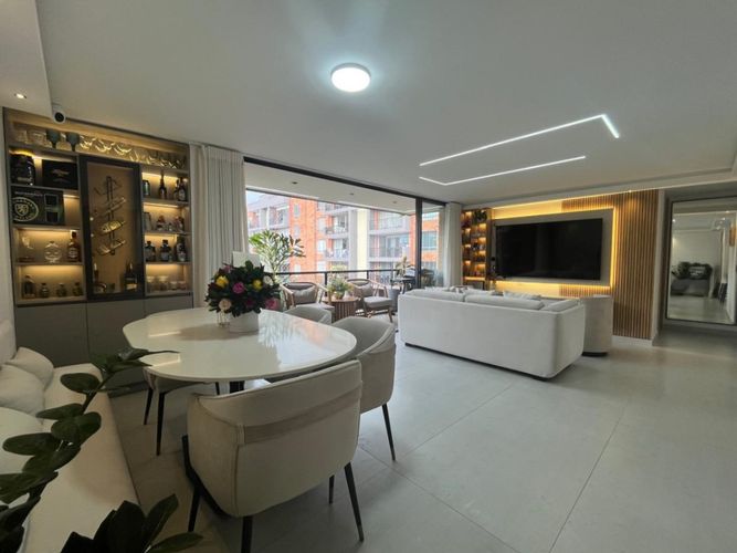 Apartamento de 3 alcobas en venta en El Poblado, Medellín, 102 m² · foto 4 de 17
