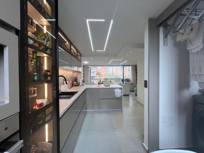 Apartamento de 3 alcobas en venta en El Poblado, Medellín, 102 m² · foto 8 de 17
