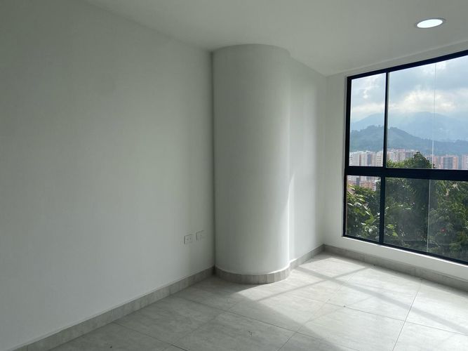 Apartamento de 2 alcobas en venta en Vegas De La Doctora, Sabaneta, 73 m² · foto 2 de 19