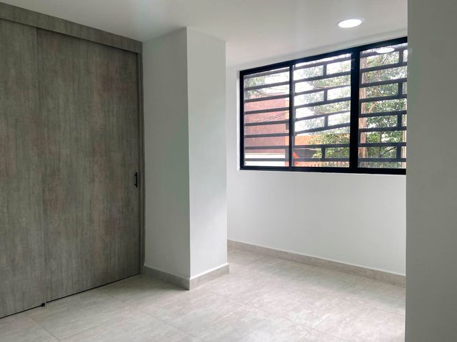 Apartamento de 1 alcoba en venta en Vegas De La Doctora, Sabaneta, 45 m² · foto 2 de 12