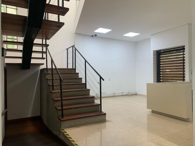 Oficina en arriendo en El Poblado, Medellín, 500 m² · foto 3 de 15