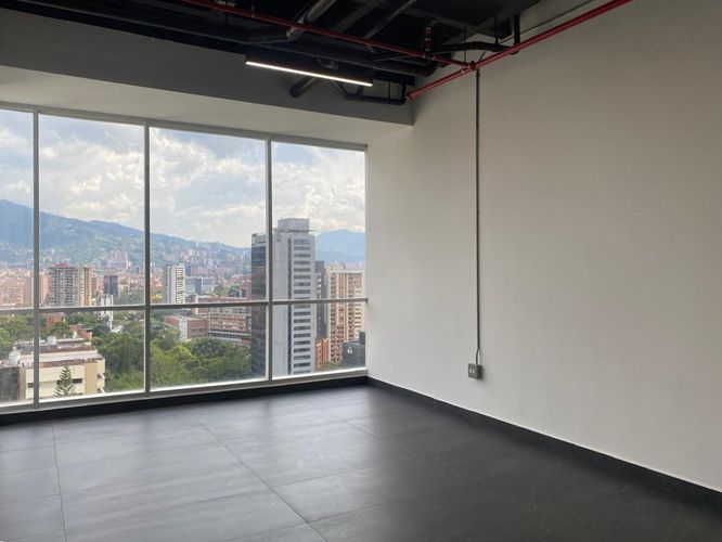 Oficina en arriendo en El Poblado, Medellín, 33 m² · foto 3 de 8