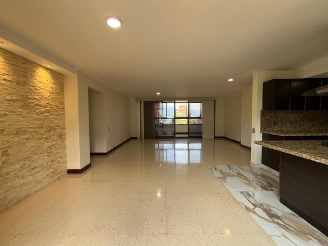 Apartamento de 3 alcobas en arriendo en El Poblado, Medellín, 145 m² · foto 6 de 19