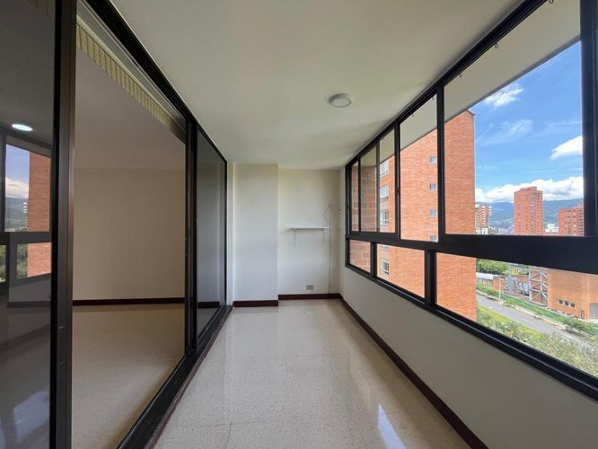 Apartamento de 3 alcobas en arriendo en El Poblado, Medellín, 145 m² · foto 19 de 19