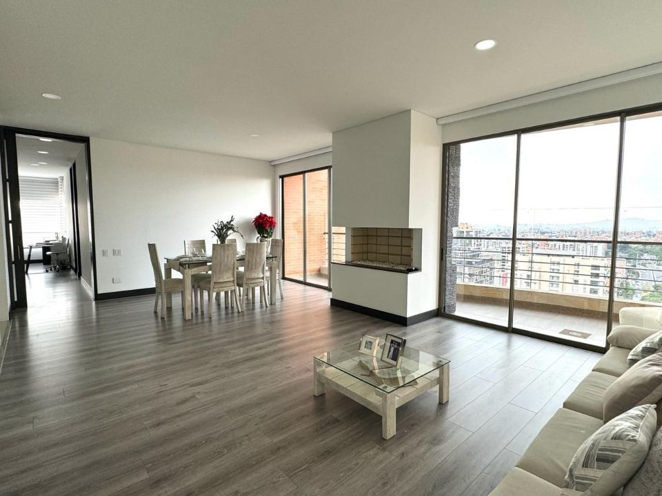 Apartamento en venta en Reserva De La Sierra, Bogotá · foto 2 de 23
