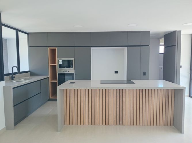 Apartamento de 3 alcobas en venta en El Poblado, Medellín, 220 m² · foto 6 de 18