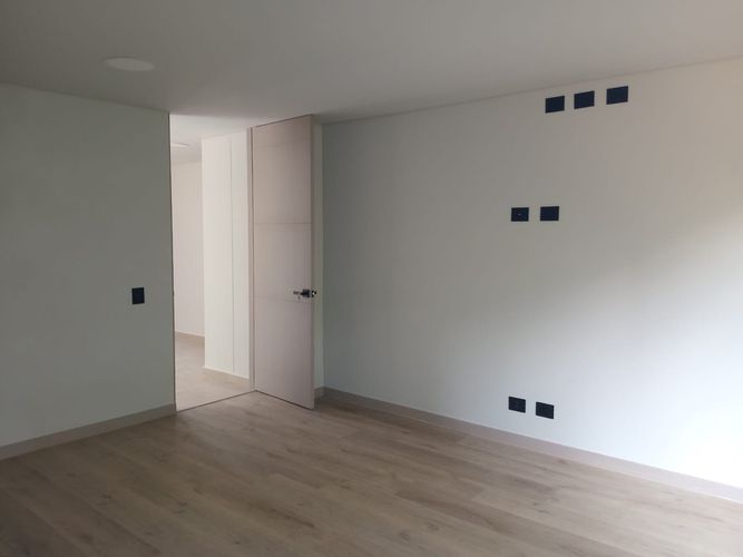 Apartamento de 3 alcobas en venta en El Poblado, Medellín, 220 m² · foto 14 de 18