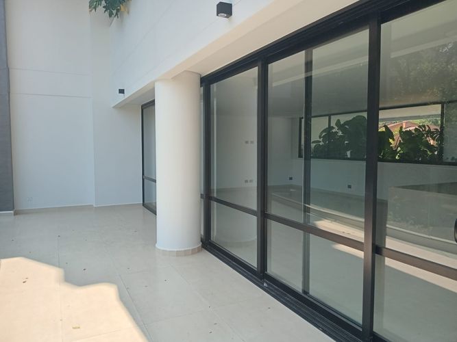 Apartamento de 3 alcobas en venta en El Poblado, Medellín, 220 m² · foto 18 de 18