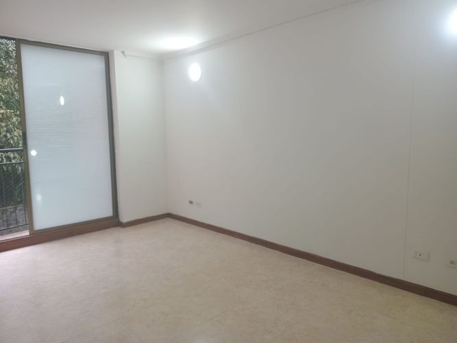 Apartamento en venta en El Poblado, Medellín · foto 3 de 17