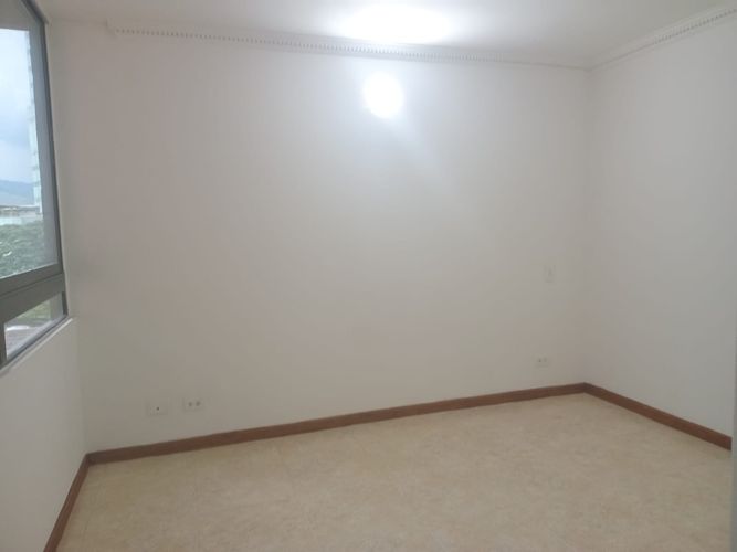 Apartamento de 4 alcobas en arriendo en El Poblado, Medellín, 90 m² · foto 8 de 17
