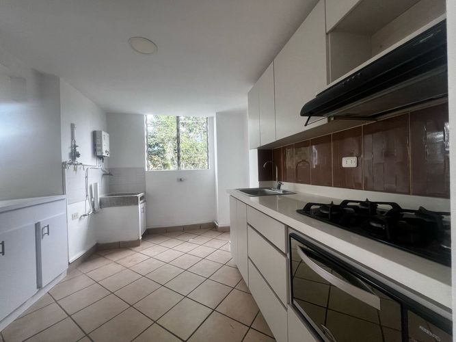 Apartamento en venta en El Dorado, Envigado · foto 4 de 13