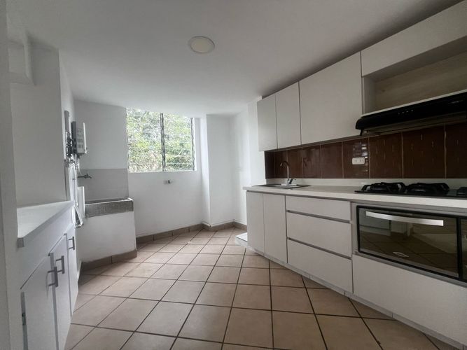 Apartamento en venta en El Dorado, Envigado · foto 6 de 13