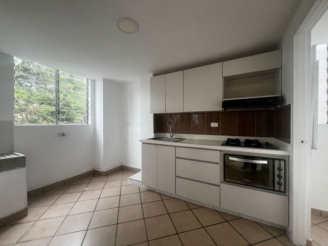 Apartamento en venta en El Dorado, Envigado · foto 7 de 13