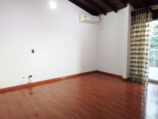 Casa de 4 alcobas en venta en El Poblado, Medellín, 390 m² · foto 4 de 19