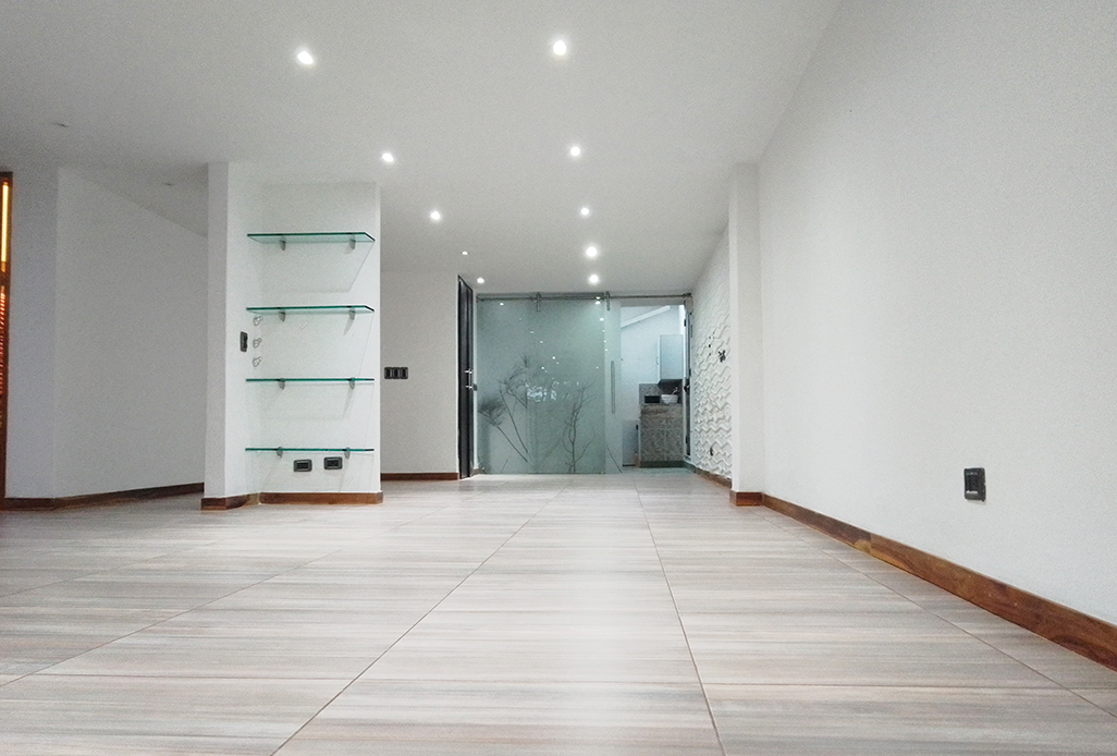 Casa en arriendo en El Poblado, Medellín · foto 2 de 19