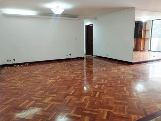 Apartamento de 3 alcobas en arriendo en El Poblado, Medellín, 240 m² · foto 2 de 17