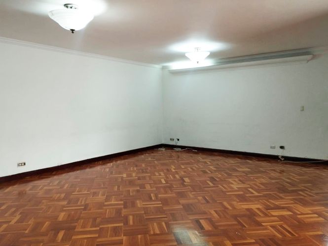 Apartamento de 3 alcobas en arriendo en El Poblado, Medellín, 240 m² · foto 3 de 17
