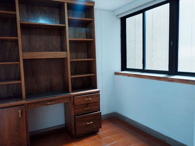 Apartamento de 3 alcobas en arriendo en El Poblado, Medellín, 240 m² · foto 12 de 17