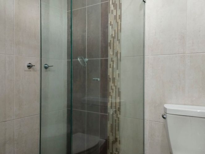 Apartamento de 3 alcobas en arriendo en El Poblado, Medellín, 240 m² · foto 16 de 17