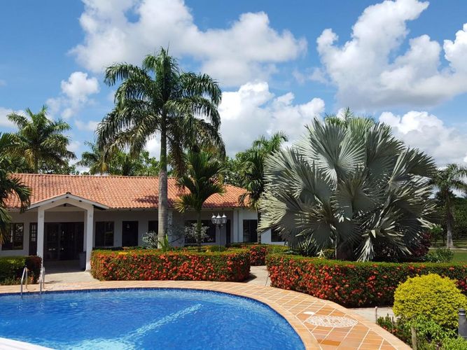 Finca en venta en Pompeya, Villavicencio, 850 m² · foto 3 de 24