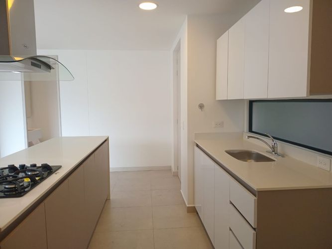 Apartamento de 3 alcobas en venta en El Poblado, Medellín, 120 m² · foto 4 de 20