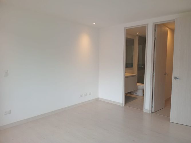 Apartamento de 3 alcobas en venta en El Poblado, Medellín, 120 m² · foto 11 de 20