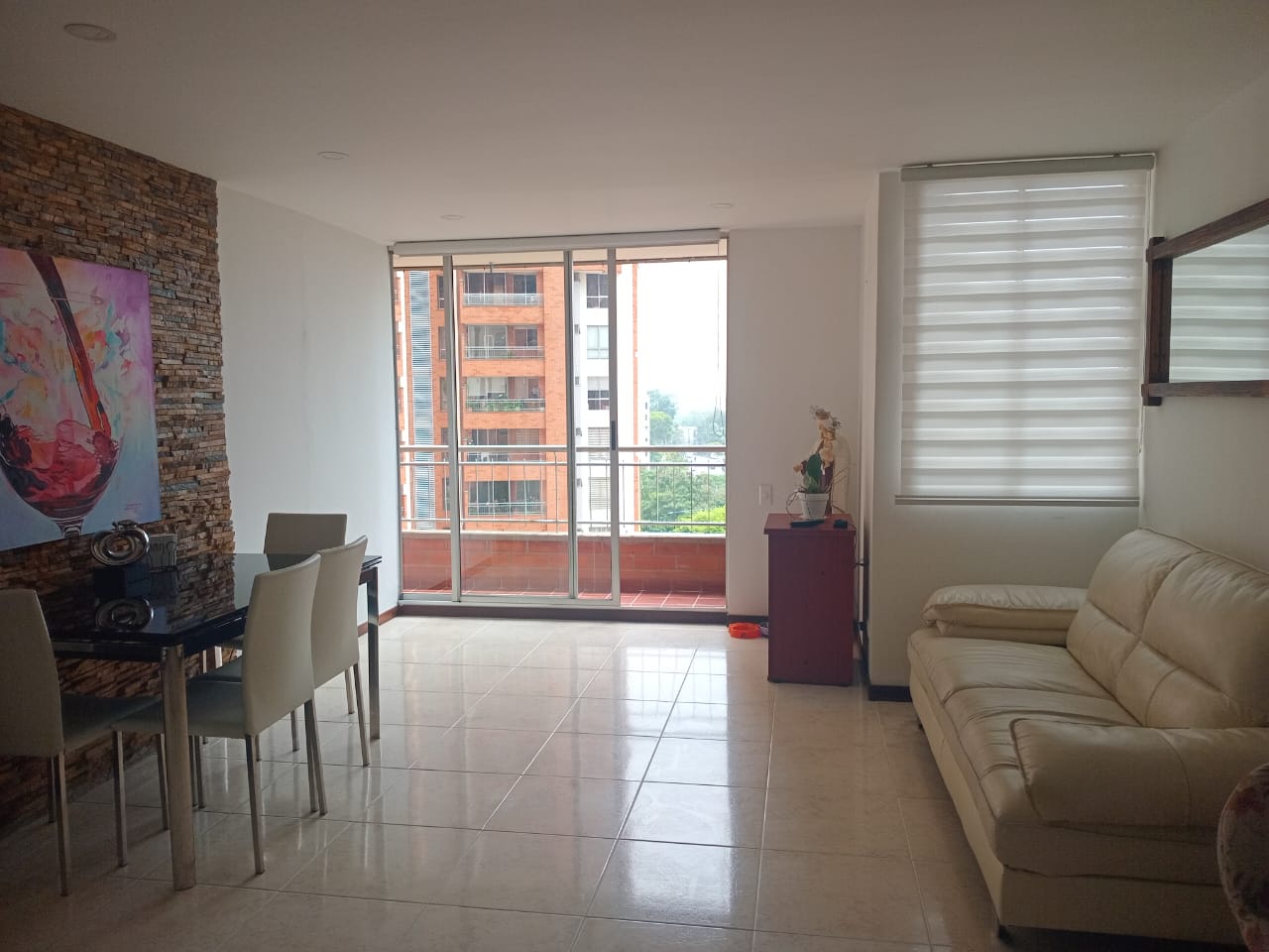 Apartamento en venta en El Poblado, Medellín · foto 2 de 18