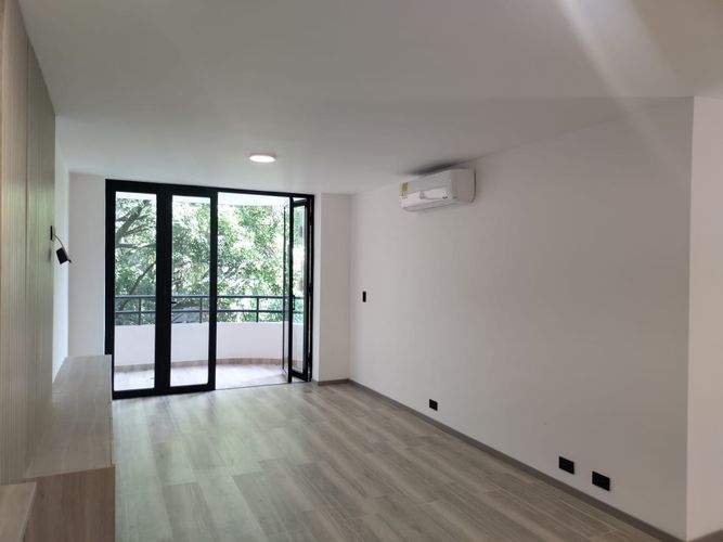 Apartamento de 3 alcobas en venta en El Poblado, Medellín, 105 m² · foto 2 de 19